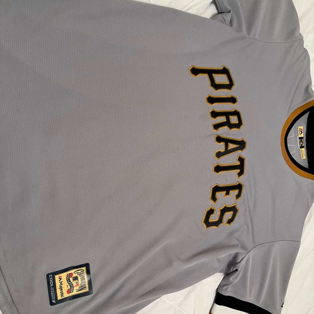 Majestic Cooperstown Collection Roberto Clemente #21 Road Pirates Jersey